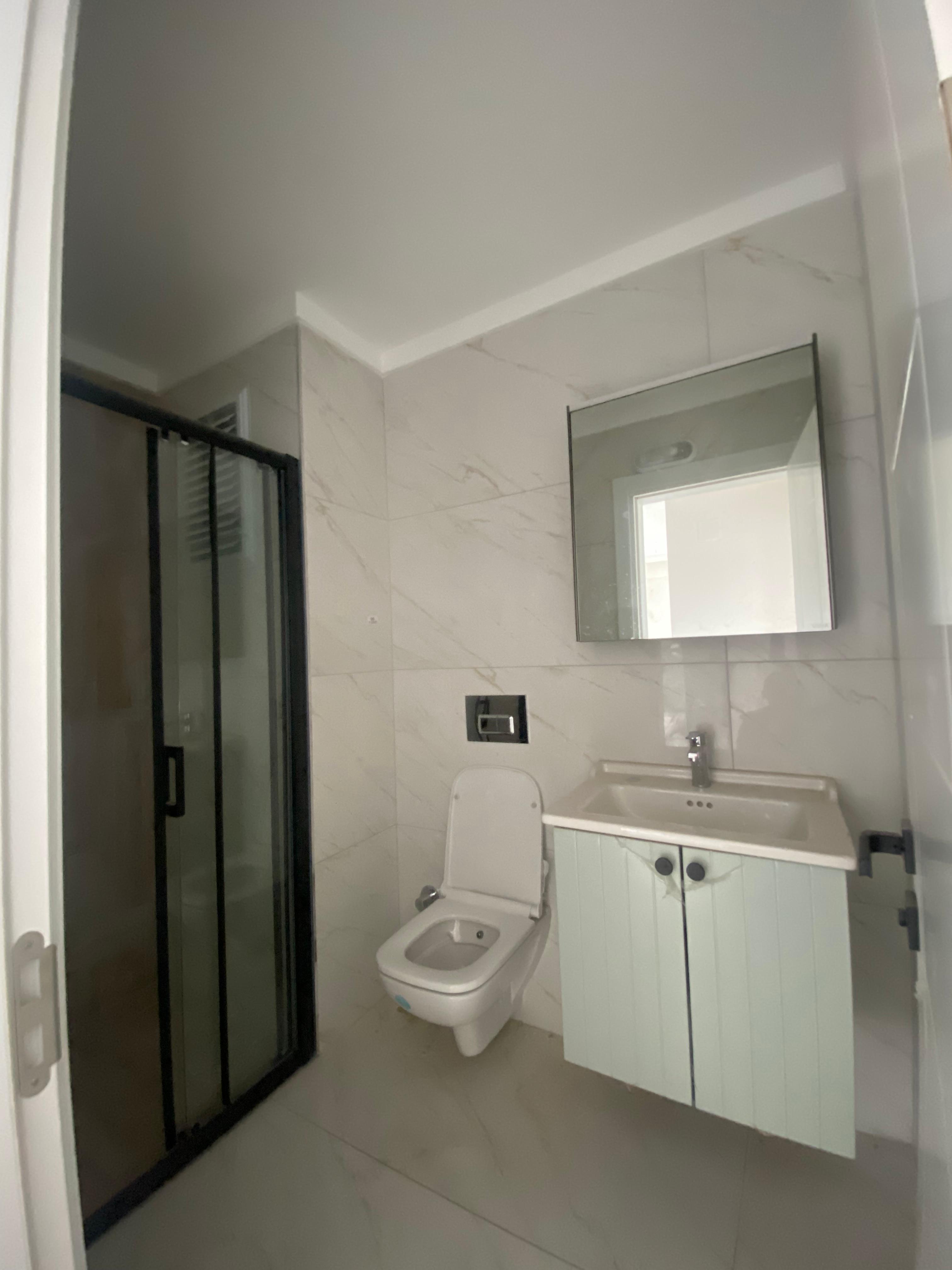 MABEL GAYRİMENKUL/ADACIK YAKAMOZ SİTESİNDE 1+1 SATILIK DAİRE